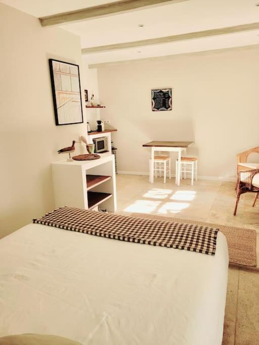 La Maison Blanche Intra-Muros Free Parking Aigues-Mortes Exterior photo