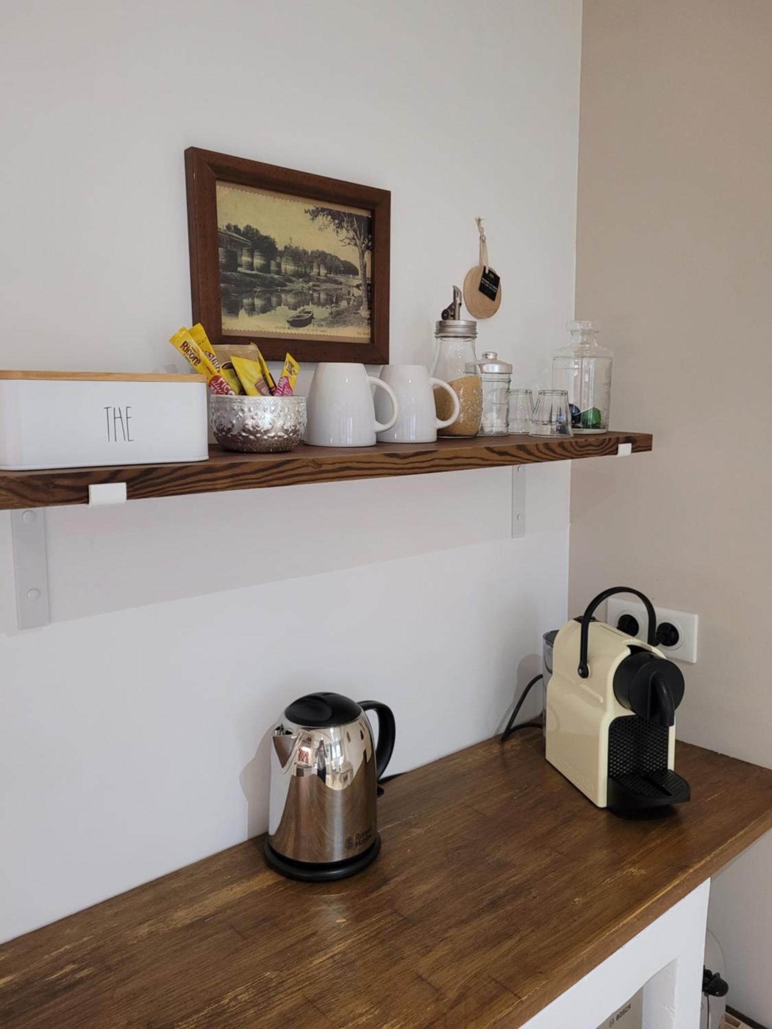 La Maison Blanche Intra-Muros Free Parking Aigues-Mortes Room photo